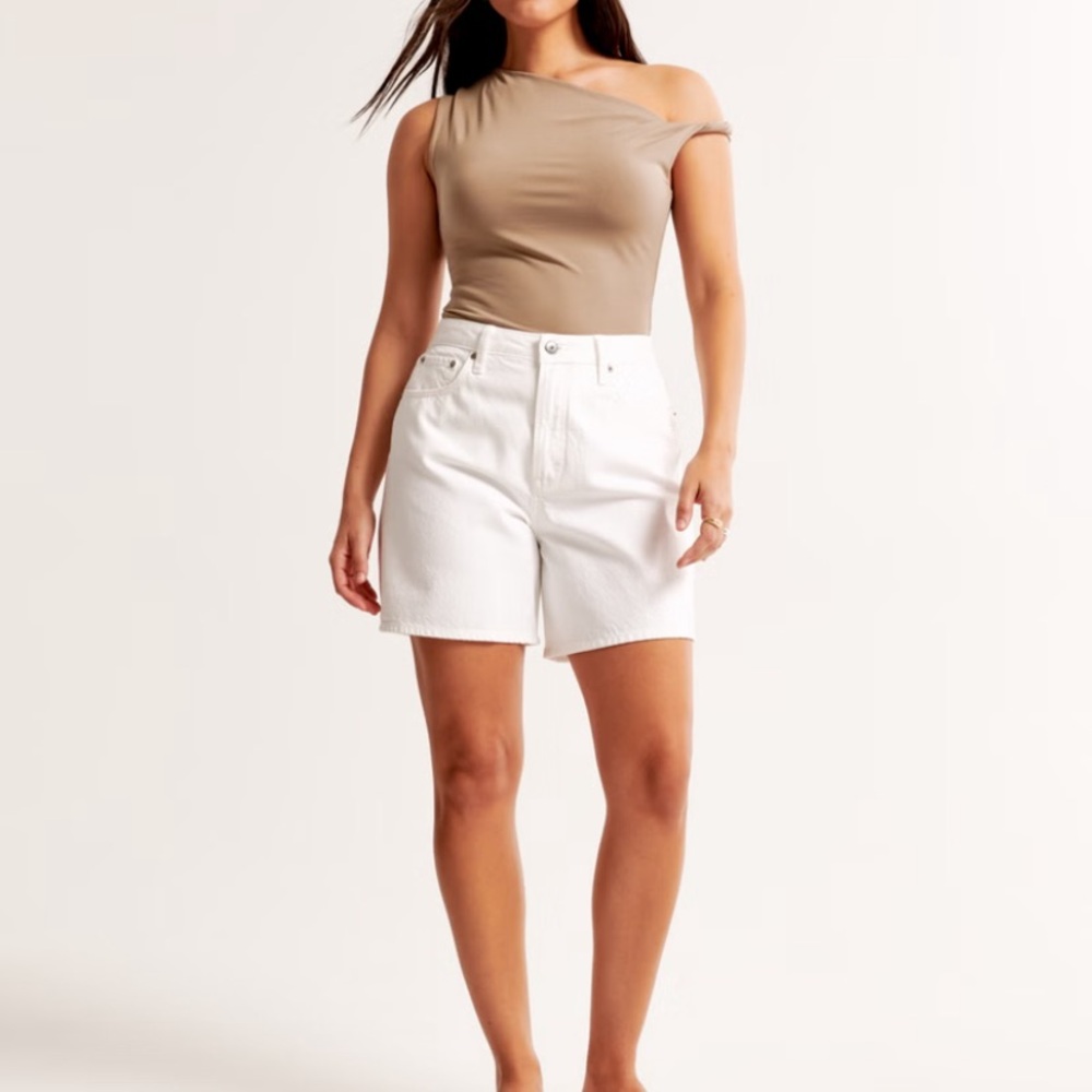 NWT Abercrombie Curve Love High Rise Loose Short